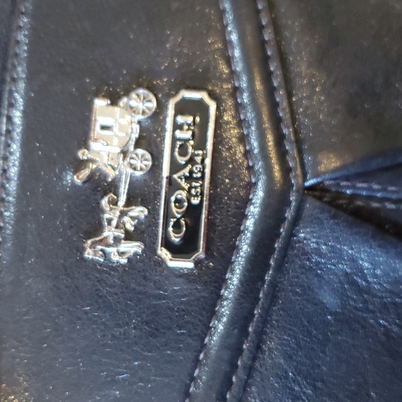 Black leather coach cross body bag - Picture 3 of 9